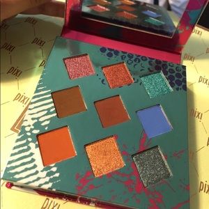 Eyeshadow palette